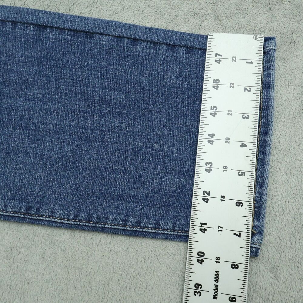 Levi's Jeans Women's Size 12M Mid-Rise Classic Straight Denim 30" Inseam NWT - Picture 5 of 16